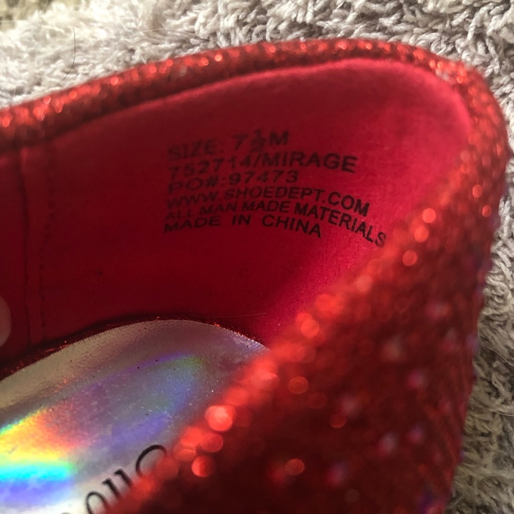 Red Heels - Picture 5 of 5